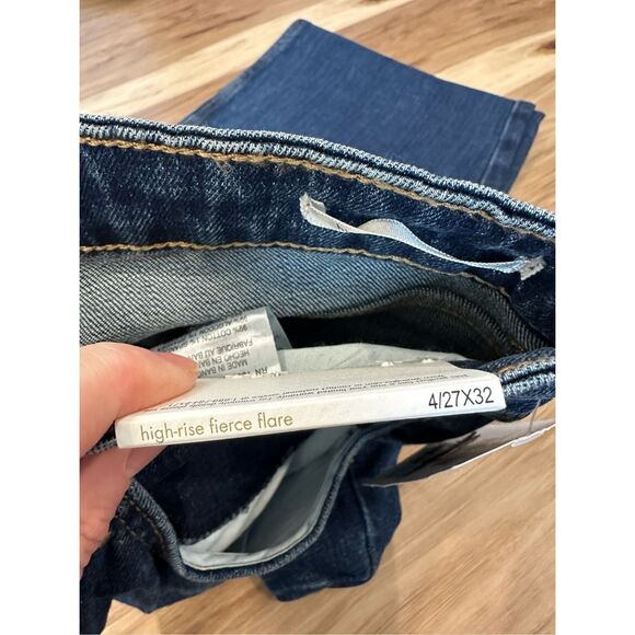 NWT Wrangler High Rise The Fierce Flare Dark Wash Jeans Size 4 - Picture 6 of 10
